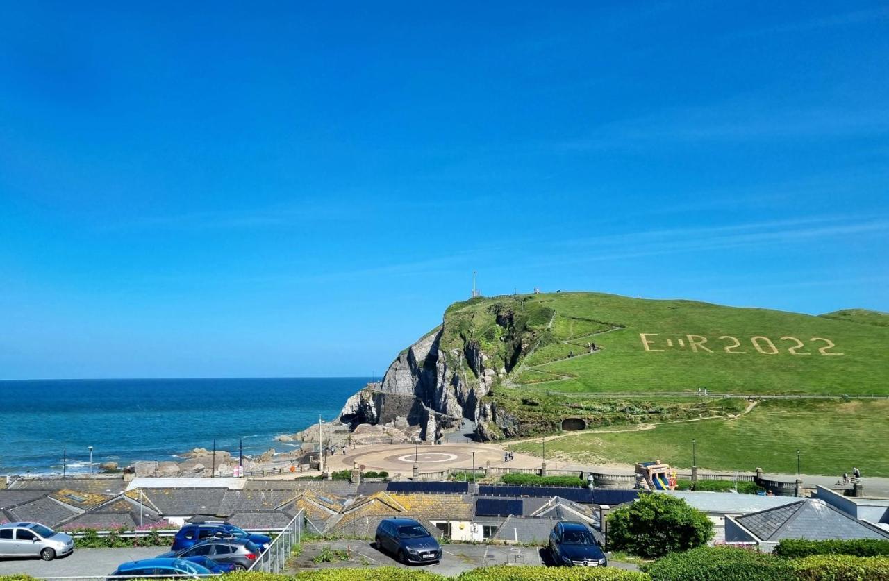 Bespoke Coastal 2 Bed With Free Parking *