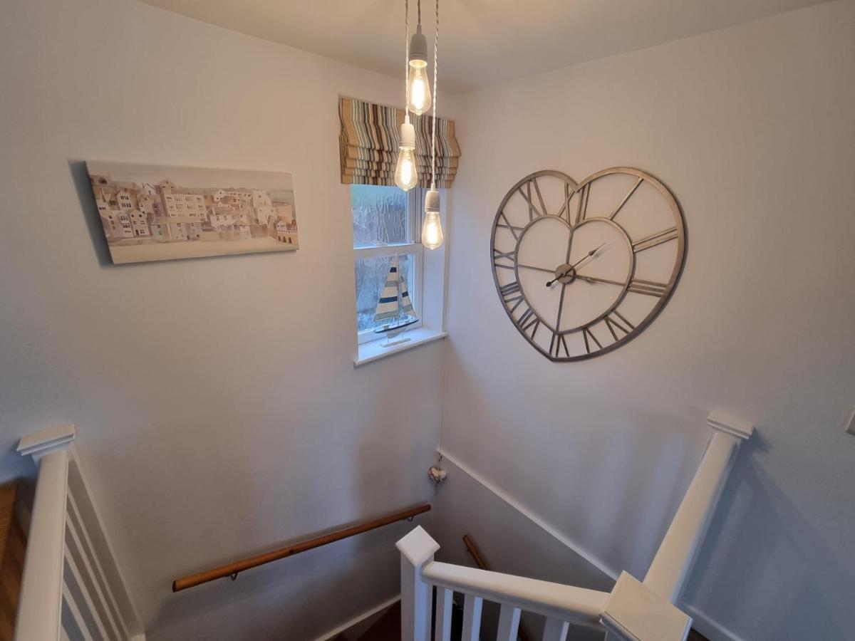 Bespoke Coastal 2 Bed With Free Parking
