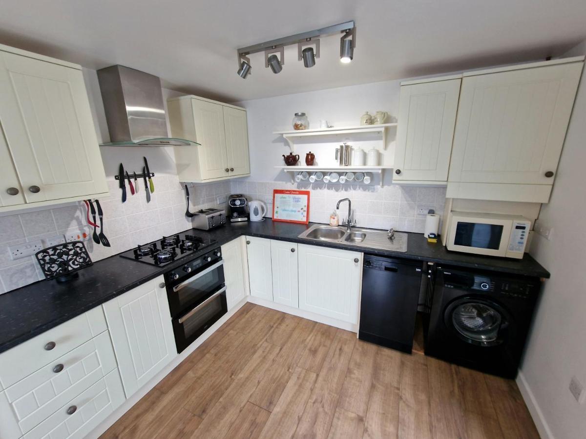 Bespoke Coastal 2 Bed With Free Parking