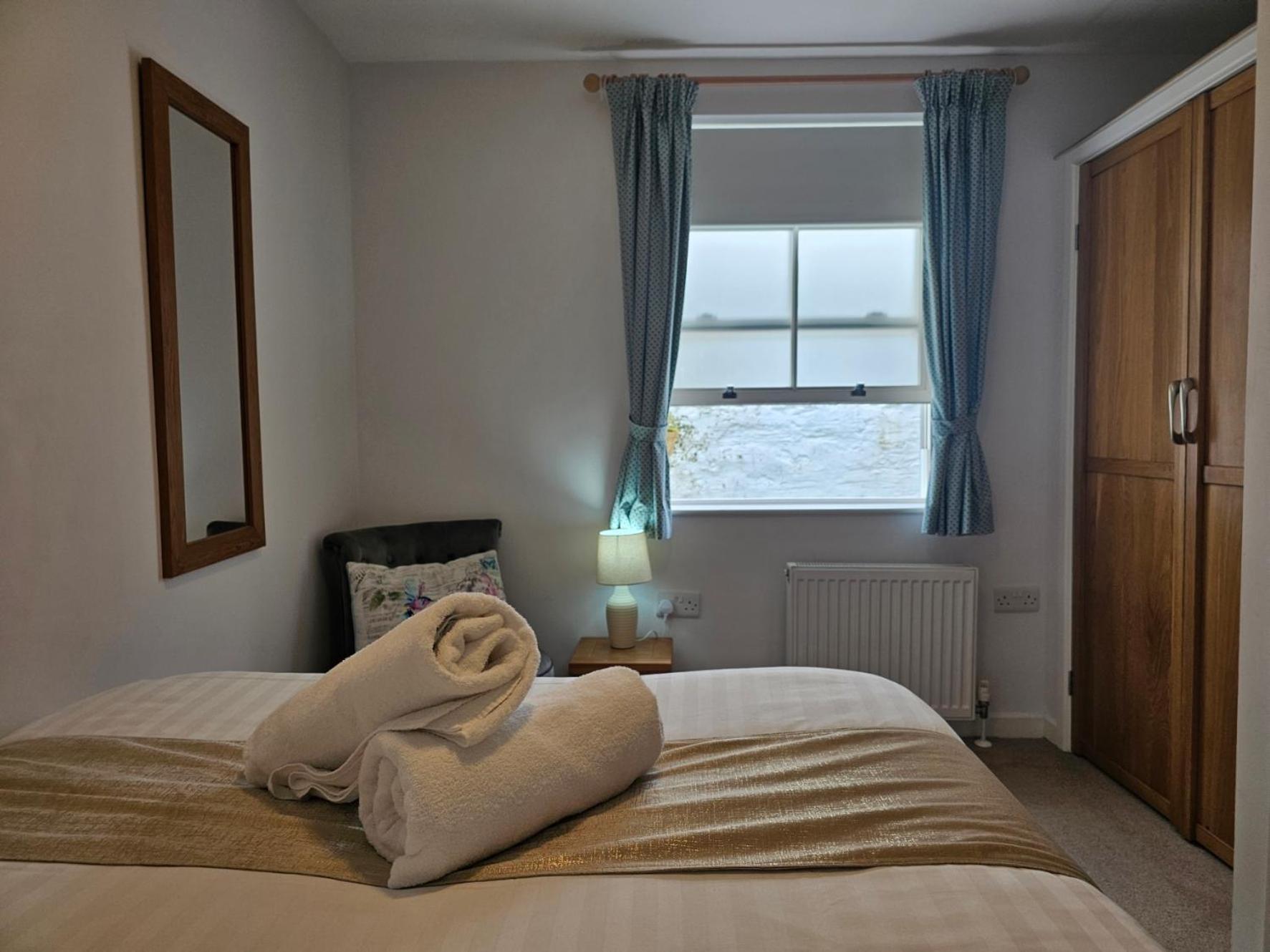 Bespoke Coastal 2 Bed With Free Parking * Ilfracombe